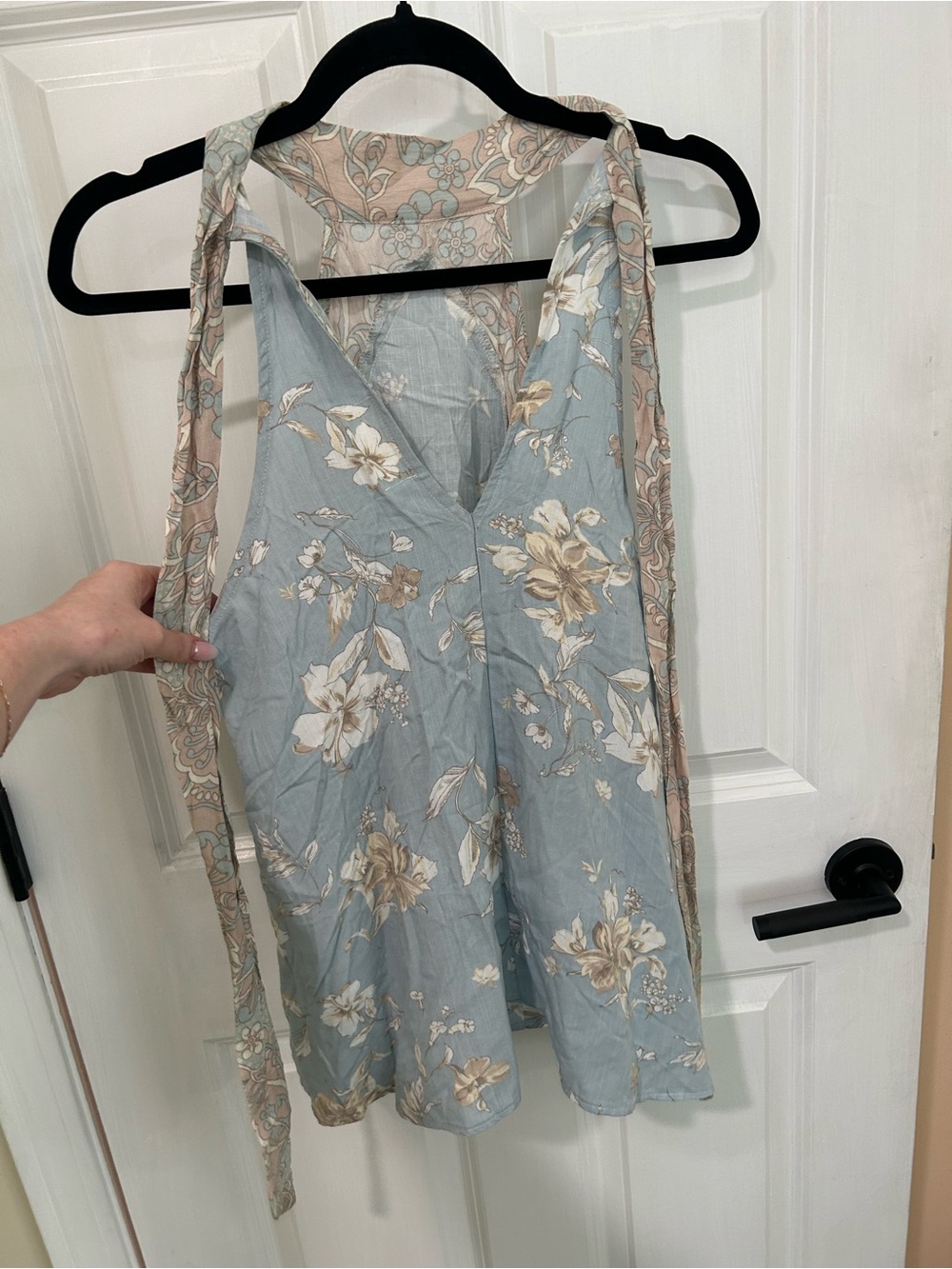 Floral Sleeveless Tank in Dusty Blue and Beige Floral